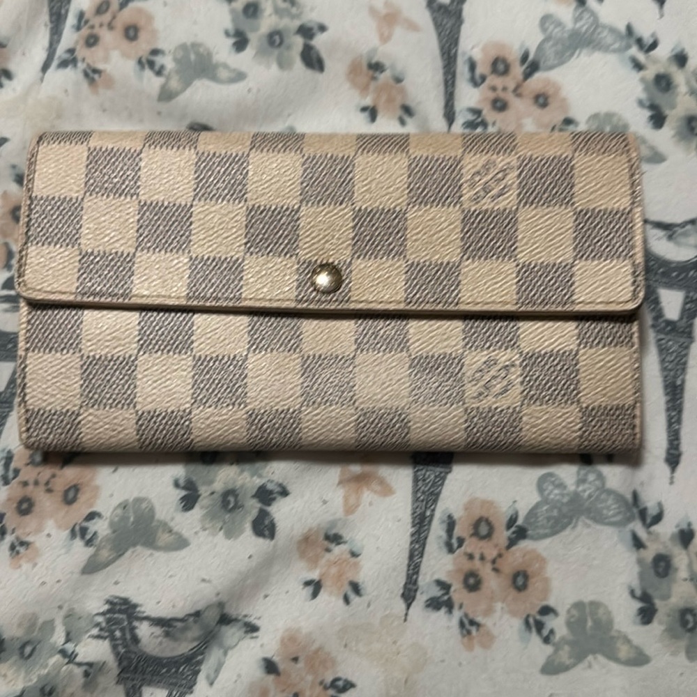 Authentic Louis Vuitton Checkered Cream and Gray Women's Wallet